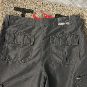 Quiksilver Dark Black Cargo Shorts Velcro Pockets Summer Lightweight Men’s 28